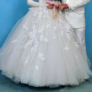 Продам белое свадебное платье Лилия